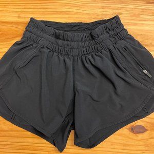 Lululemon Tracker Short V *4" Black - Size 4